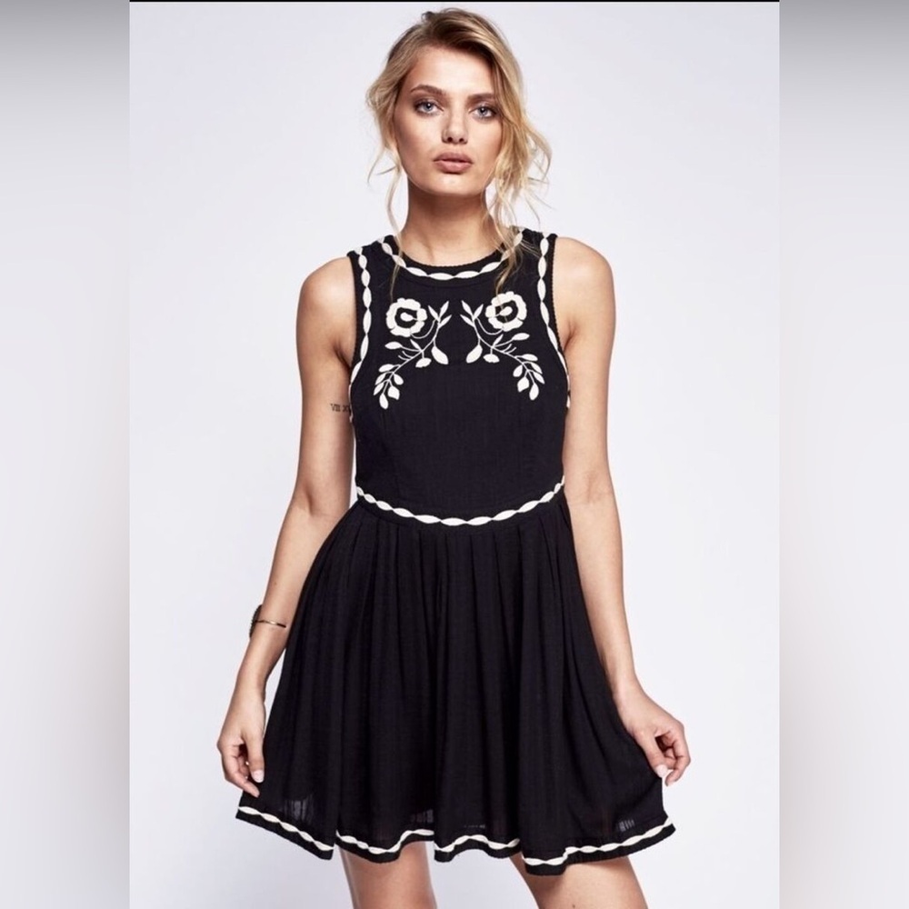 Free People Birds‎ of a Feather Black Embroidered Mini Dress Size 2 - Picture 15 of 15